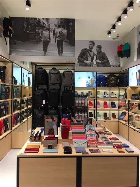 Wallet wholesale store